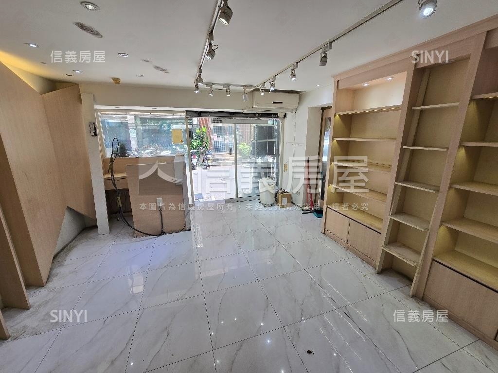 新光三越生活圈雙店面房屋室內格局與周邊環境