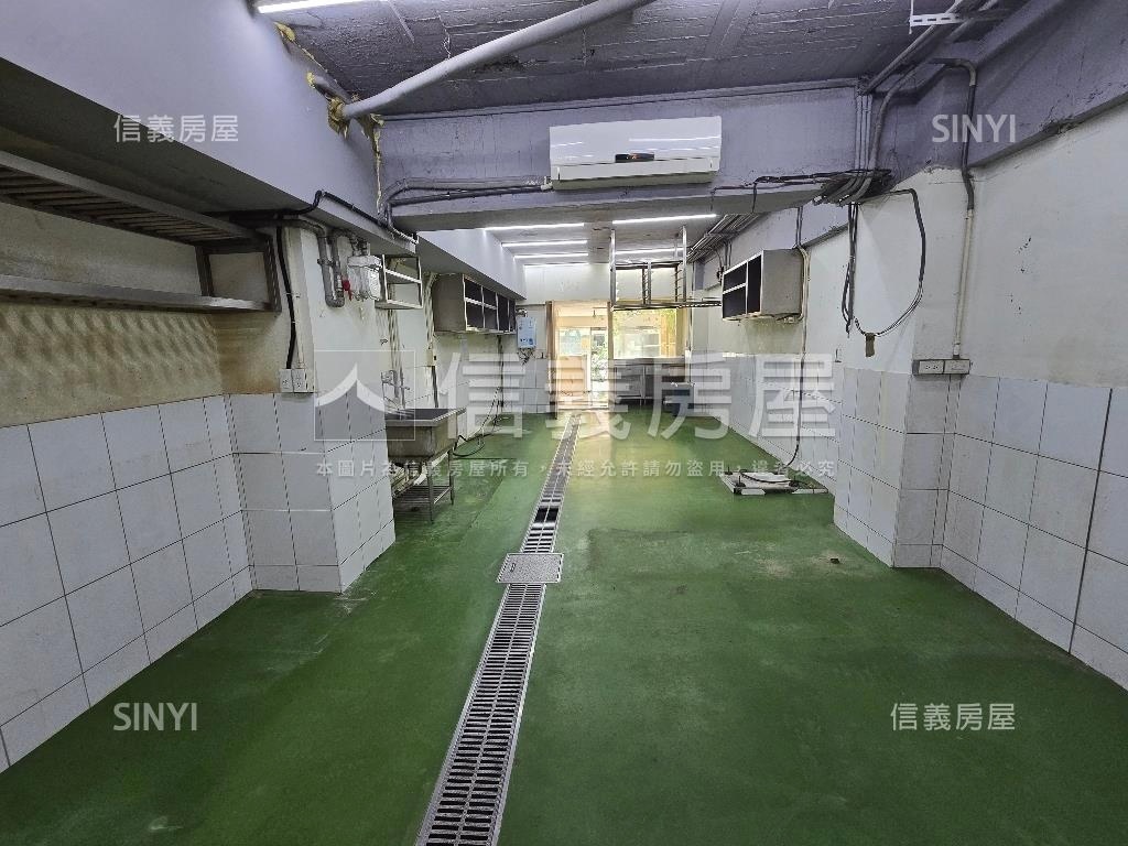 新光三越生活圈雙店面房屋室內格局與周邊環境
