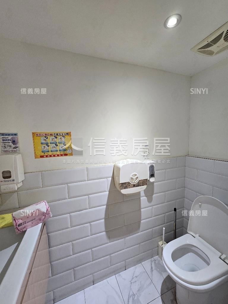 新光三越生活圈雙店面房屋室內格局與周邊環境
