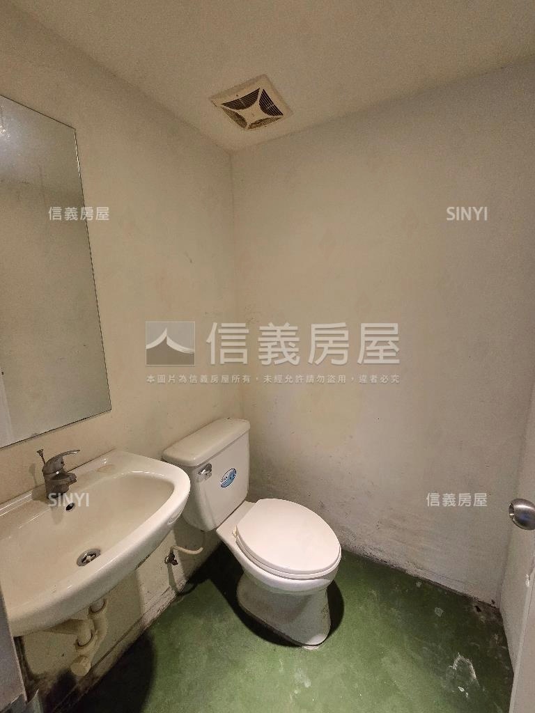 新光三越生活圈雙店面房屋室內格局與周邊環境