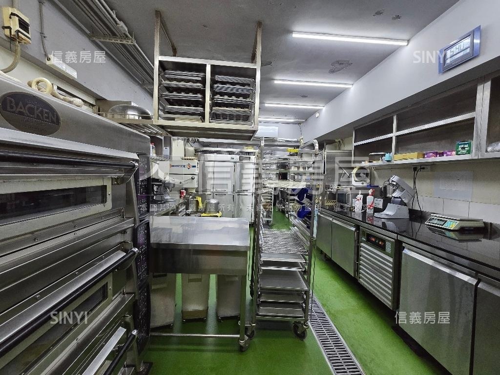 新光三越生活圈雙店面房屋室內格局與周邊環境