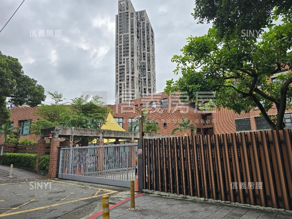 新光三越生活圈雙店面房屋室內格局與周邊環境