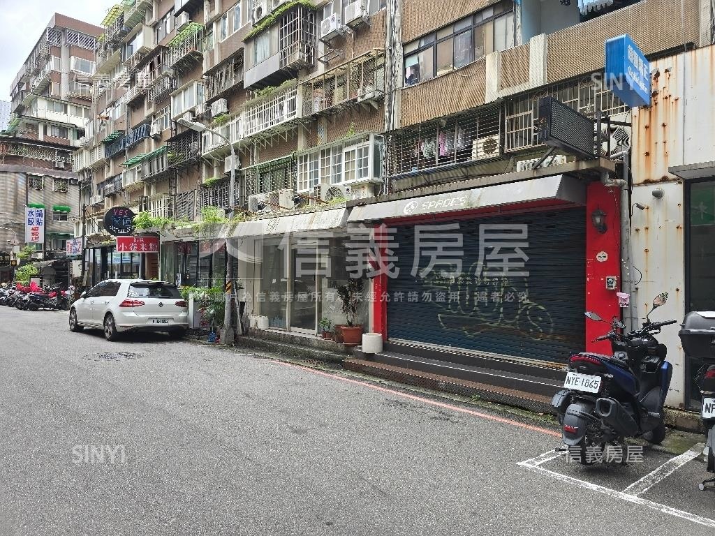 新光三越生活圈雙店面房屋室內格局與周邊環境