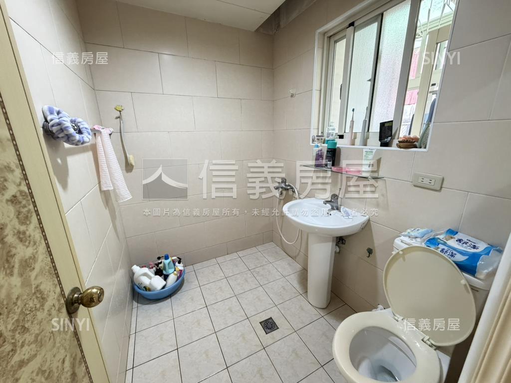 三重國小黃金３Ｆ方正三房房屋室內格局與周邊環境