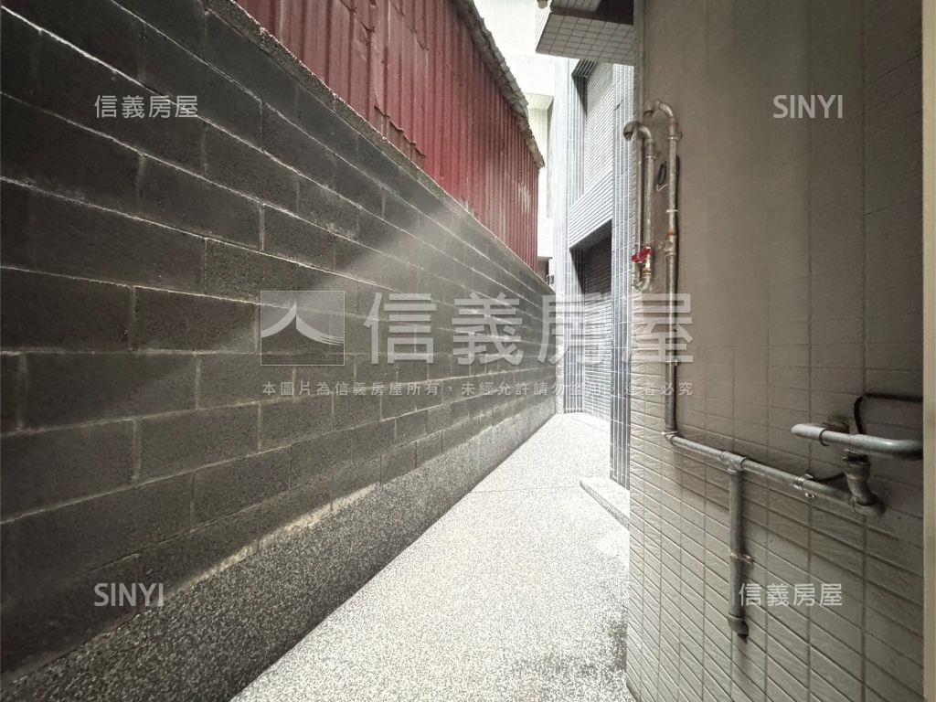 集美商圈錢多多店面帶車位房屋室內格局與周邊環境