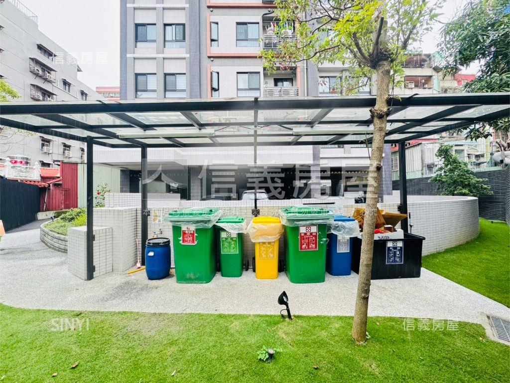 集美商圈錢多多店面帶車位房屋室內格局與周邊環境