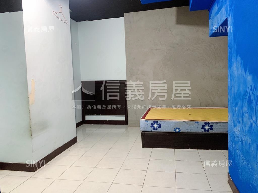 亞灣稀有雙併樓中樓房屋室內格局與周邊環境