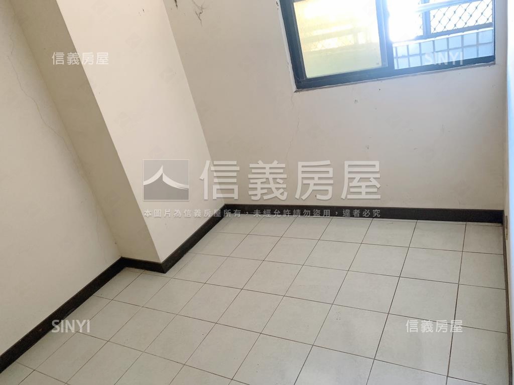 亞灣稀有雙併樓中樓房屋室內格局與周邊環境