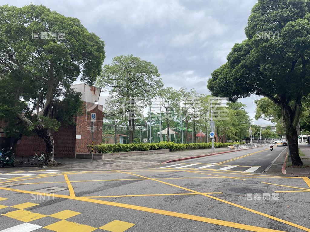新中面公園店面房屋室內格局與周邊環境