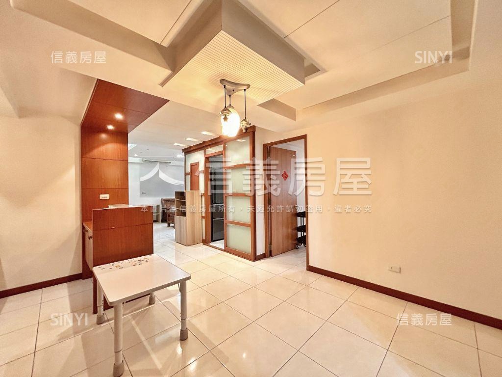 文化質感大三房車位房屋室內格局與周邊環境