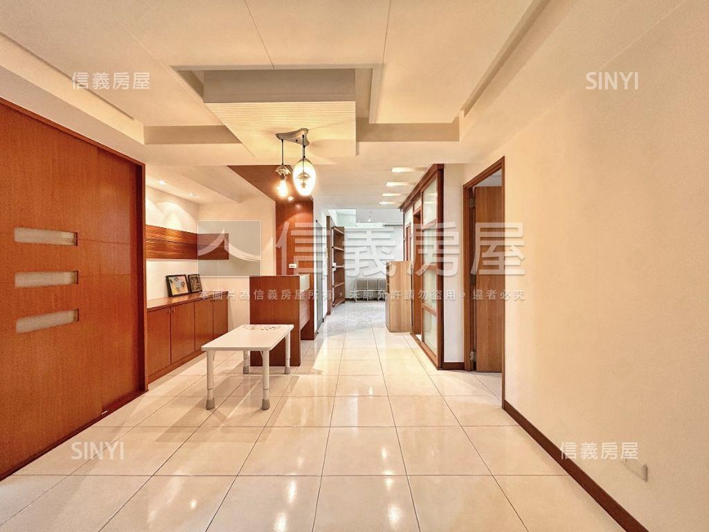 文化質感大三房車位房屋室內格局與周邊環境