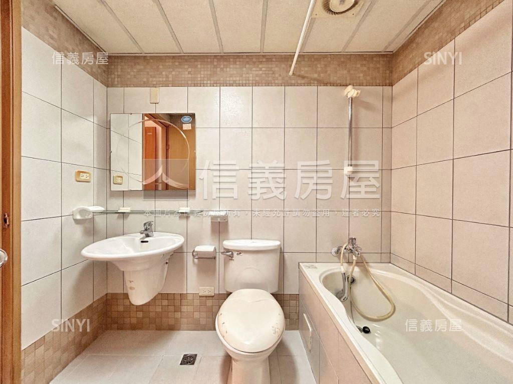 文化質感大三房車位房屋室內格局與周邊環境