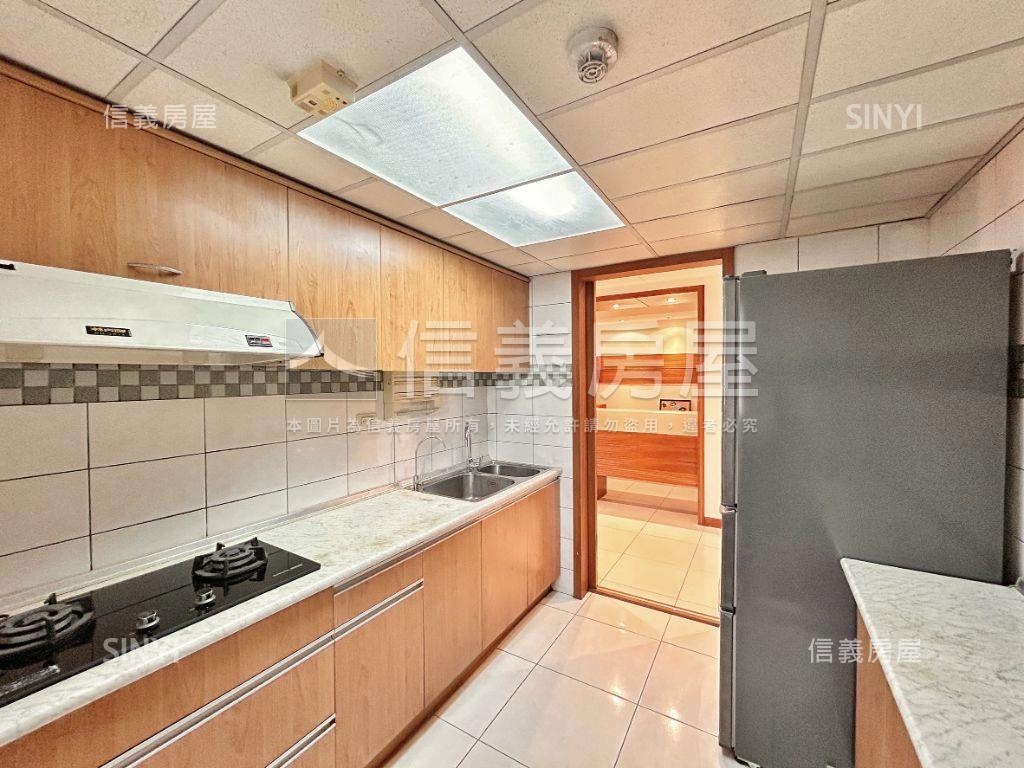 文化質感大三房車位房屋室內格局與周邊環境