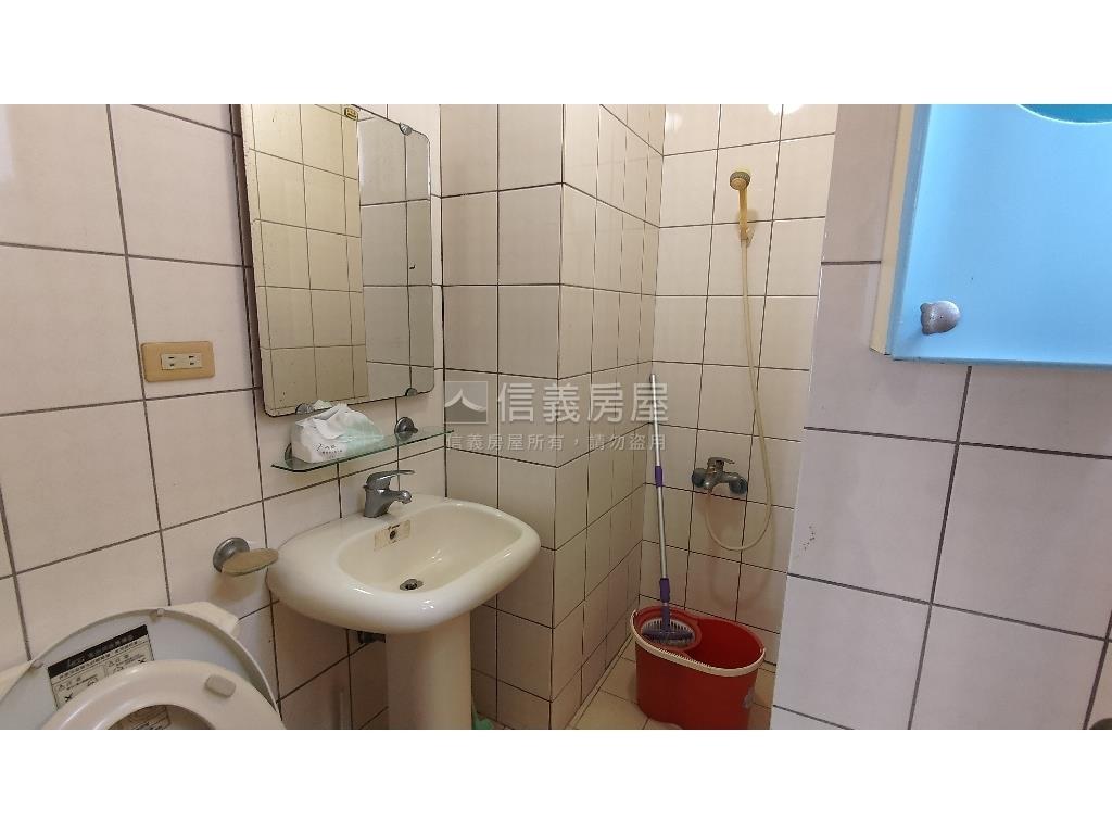 彩蝶景觀電梯三房房屋室內格局與周邊環境