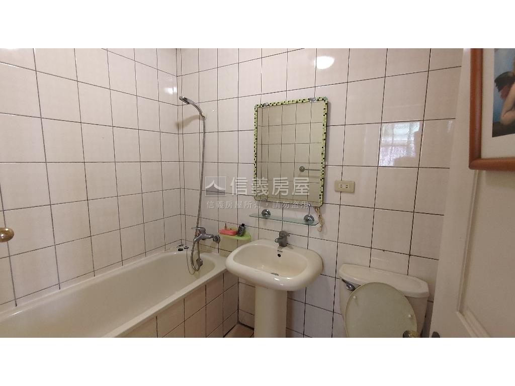 彩蝶景觀電梯三房房屋室內格局與周邊環境