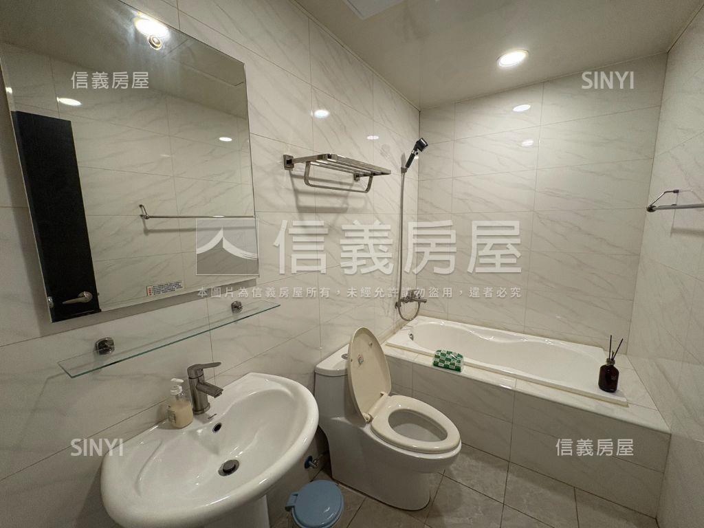 水交社稀有挑高三房平車房屋室內格局與周邊環境