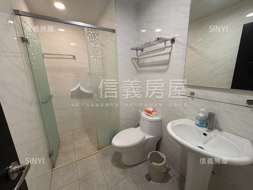 水交社稀有挑高三房平車房屋室內格局與周邊環境