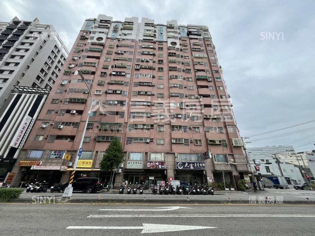 劃江山三房有車位房屋室內格局與周邊環境