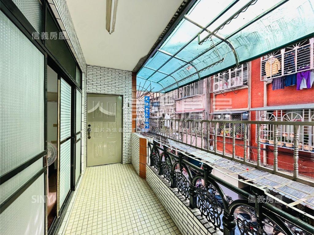 前後陽台２樓稀有大空間房屋室內格局與周邊環境