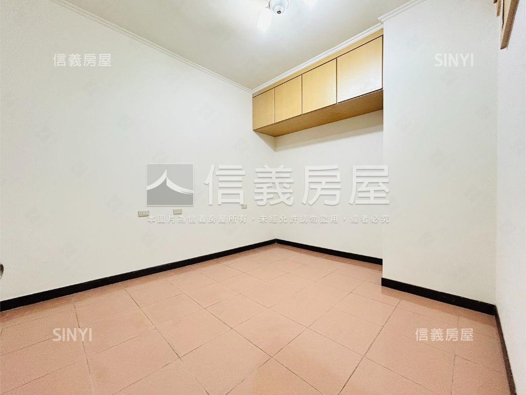 前後陽台２樓稀有大空間房屋室內格局與周邊環境