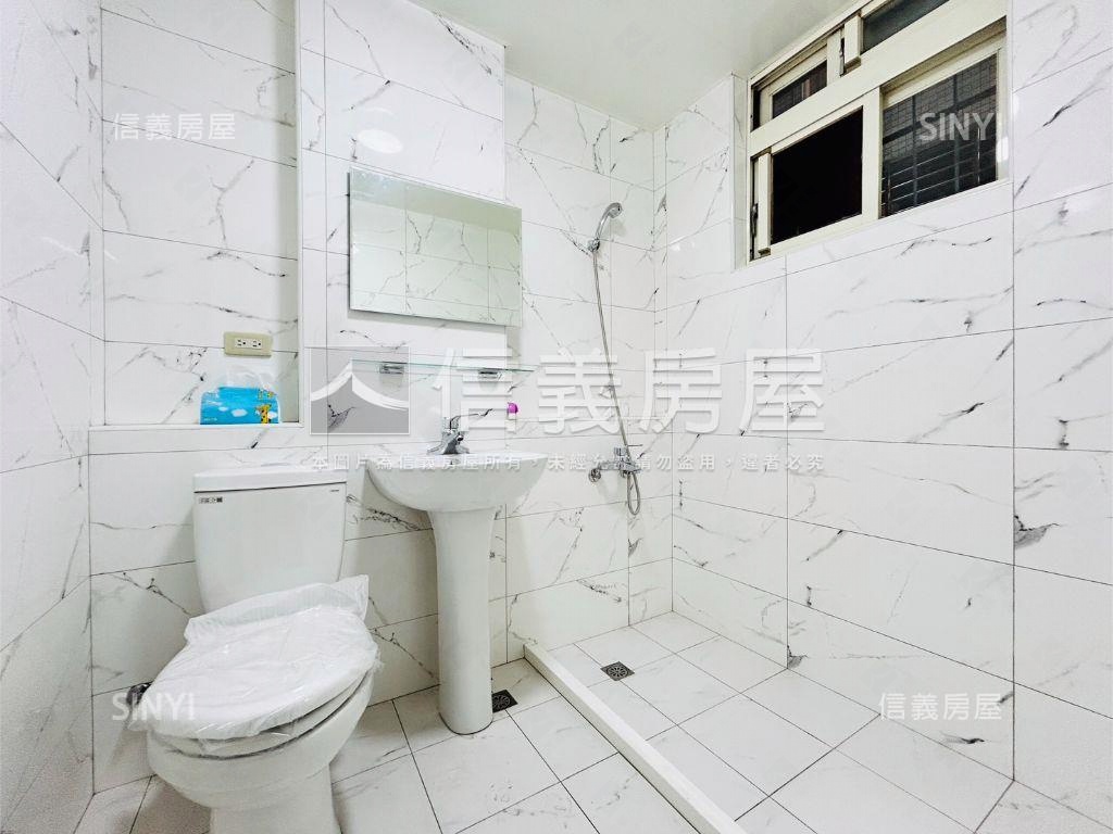 前後陽台２樓稀有大空間房屋室內格局與周邊環境