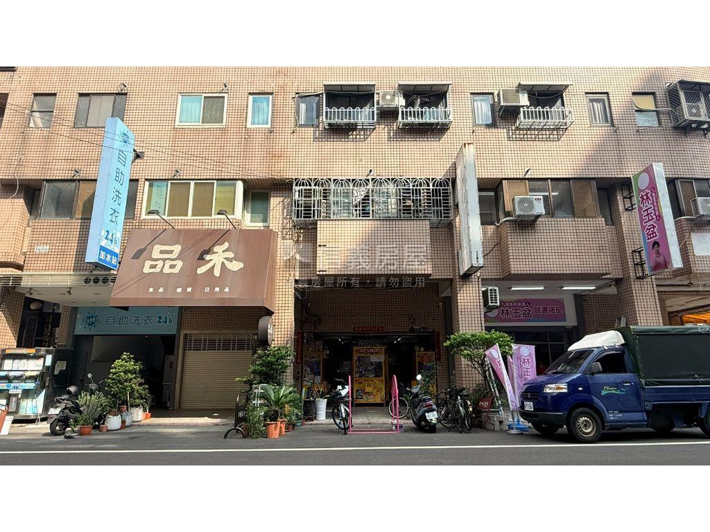 文馨世家方正店面近角間房屋室內格局與周邊環境