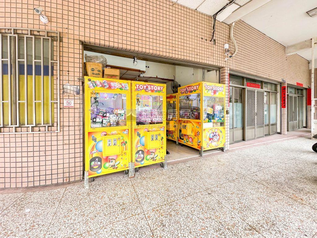 文馨世家方正店面近角間房屋室內格局與周邊環境