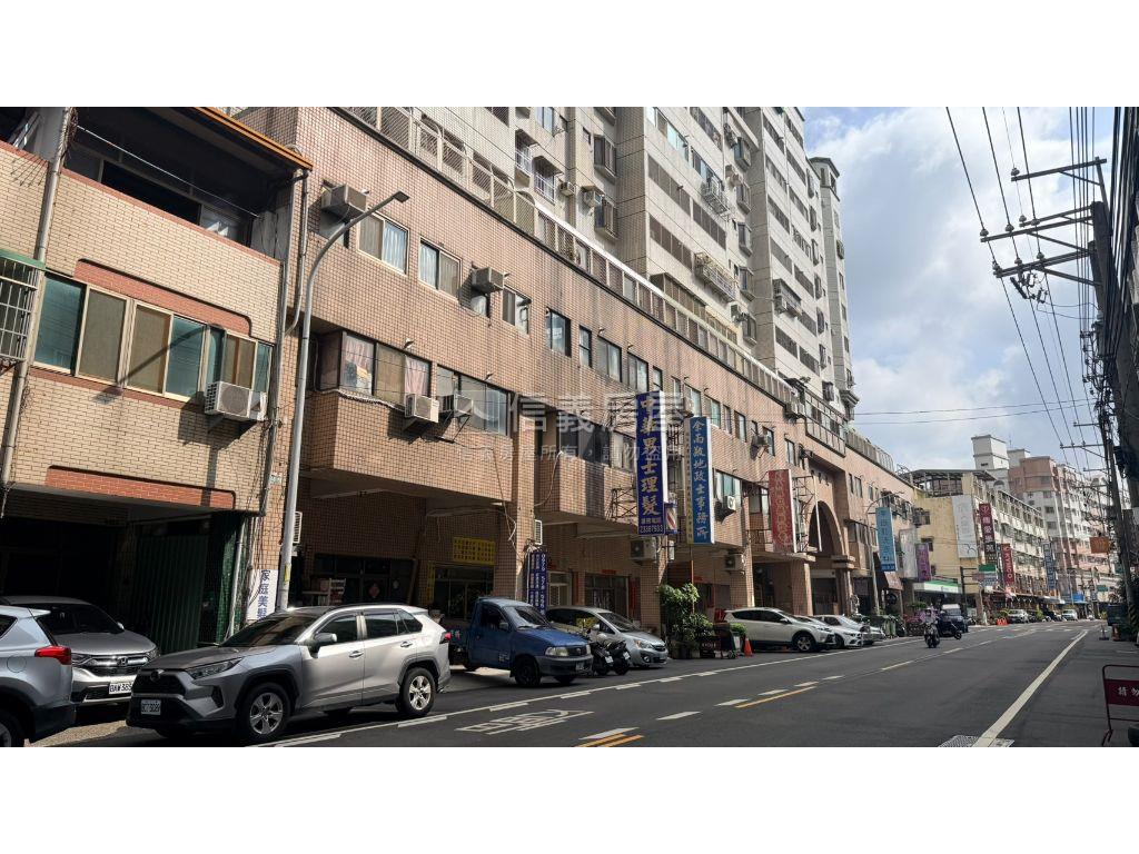 文馨世家方正店面近角間房屋室內格局與周邊環境