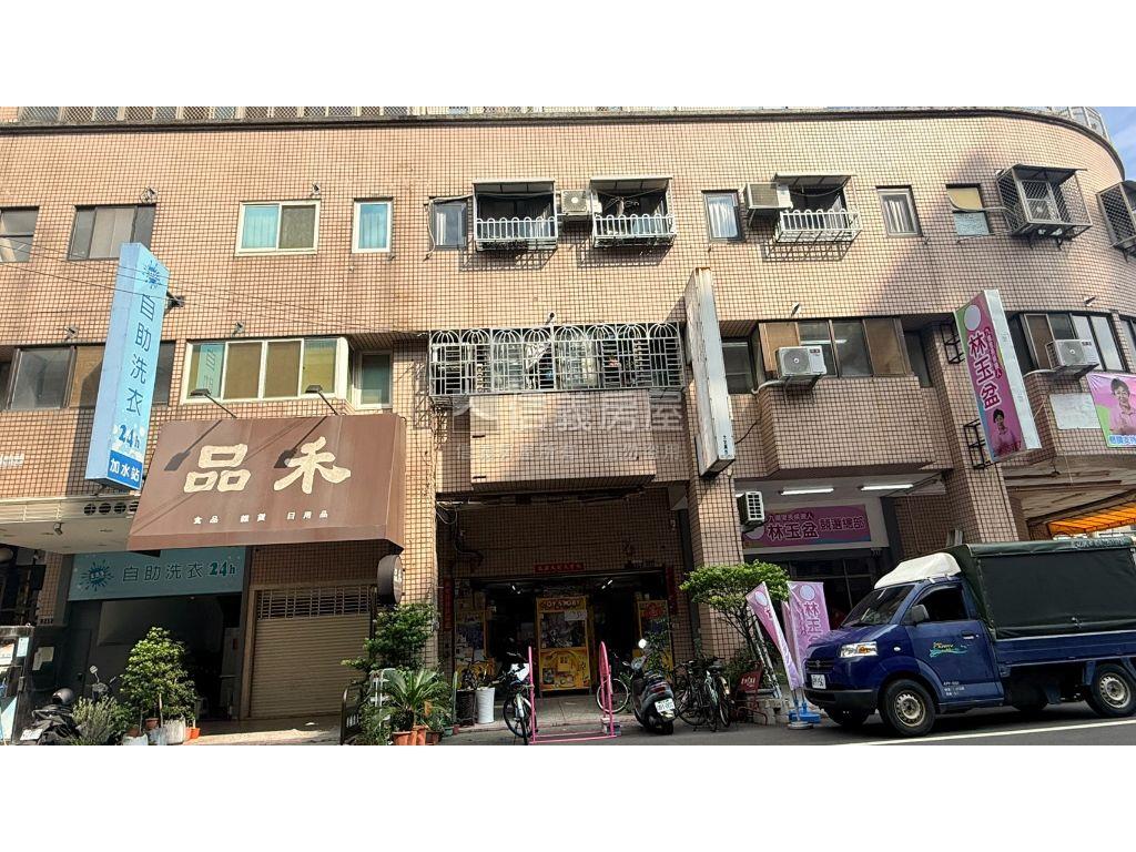 文馨世家方正店面近角間房屋室內格局與周邊環境