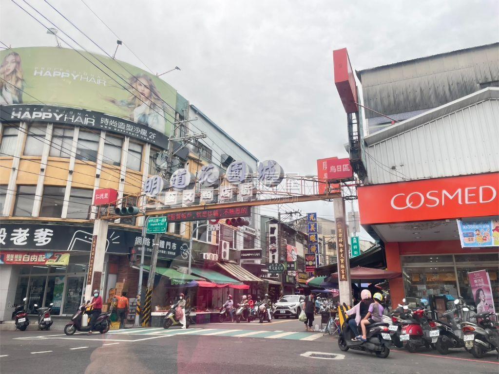 文馨世家方正店面近角間房屋室內格局與周邊環境