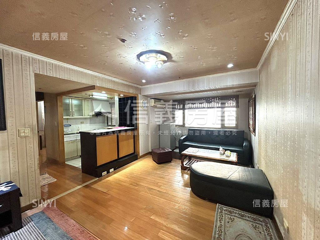 捷運高樓－方正電梯三房房屋室內格局與周邊環境