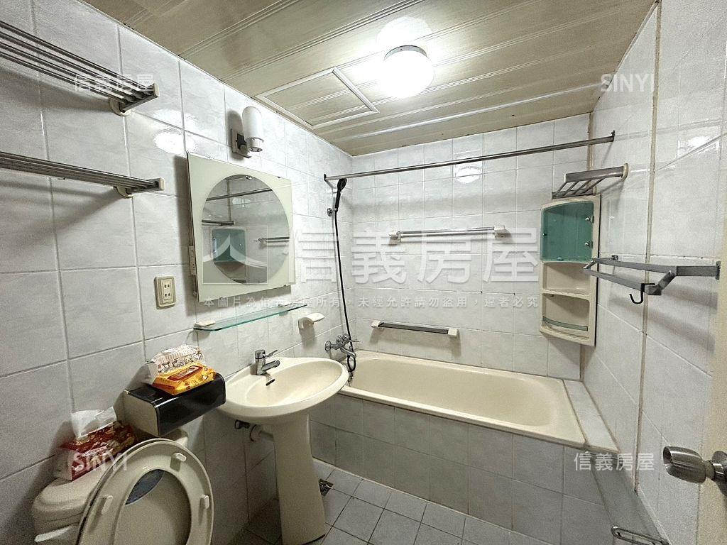 捷運高樓－方正電梯三房房屋室內格局與周邊環境