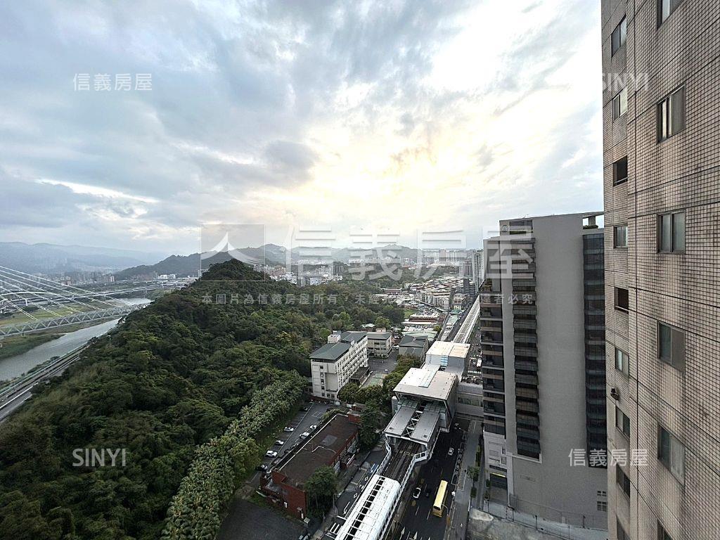 捷運高樓－方正電梯三房房屋室內格局與周邊環境