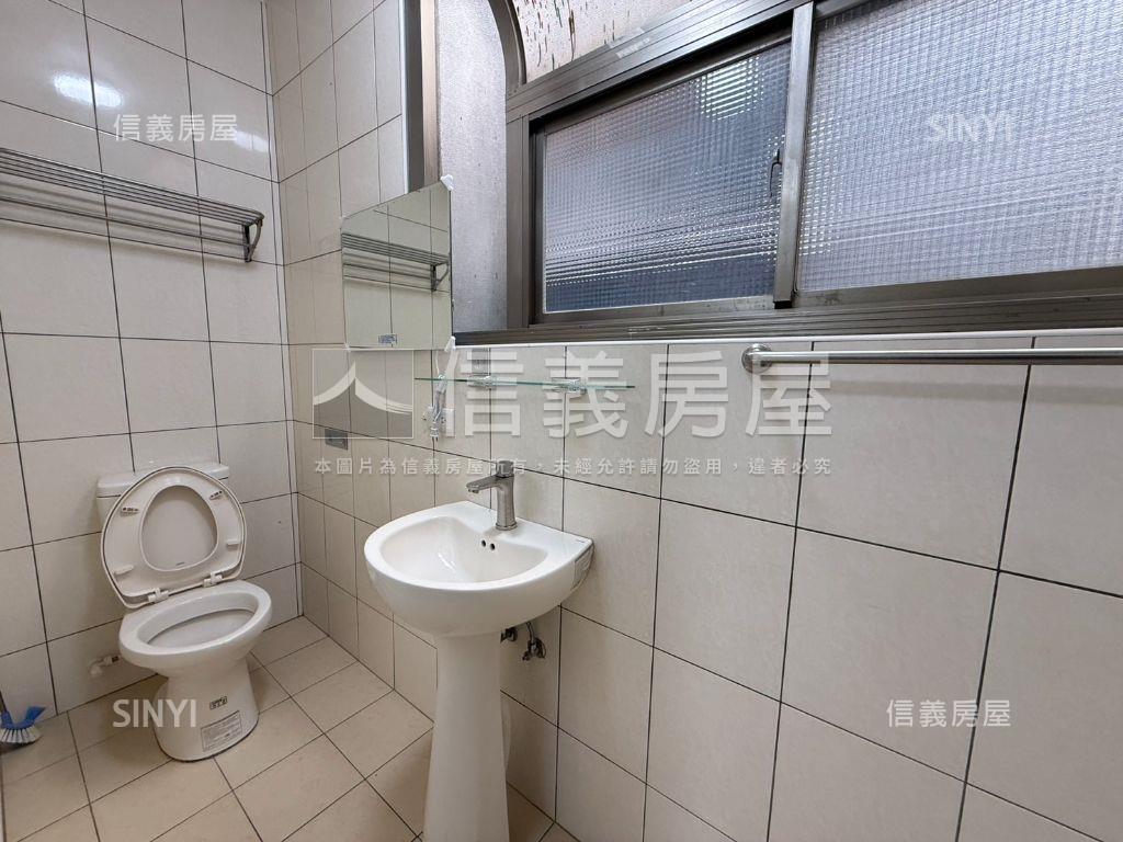 近市場公園美妝公寓房屋室內格局與周邊環境