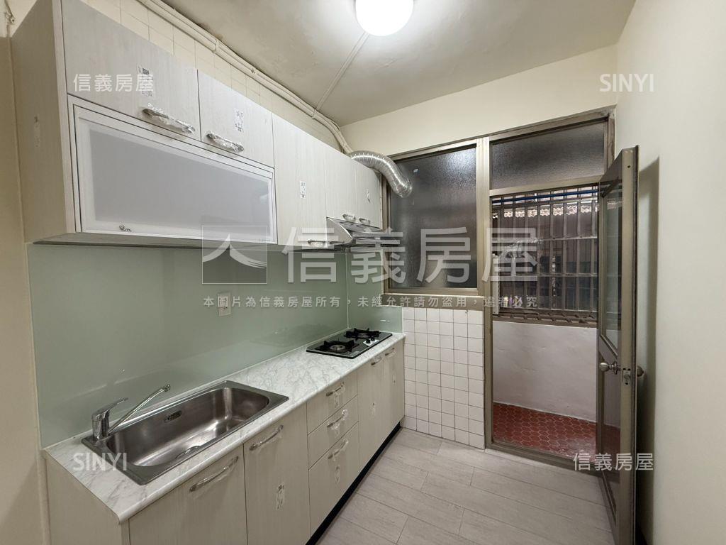 近市場公園美妝公寓房屋室內格局與周邊環境