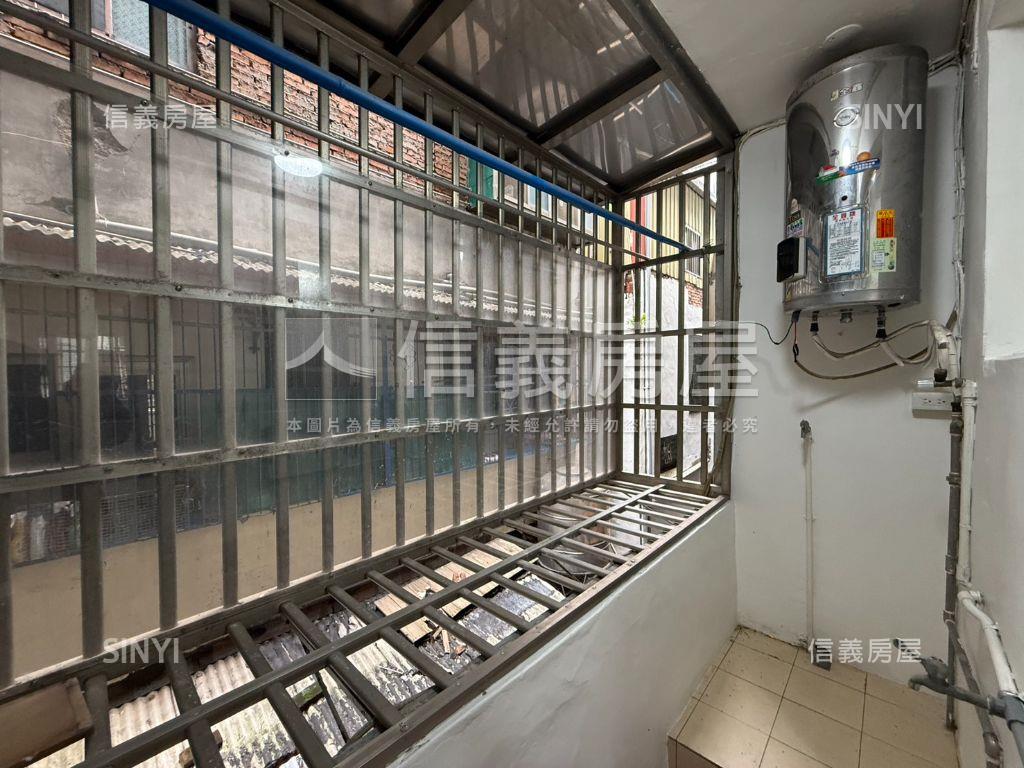 近市場公園美妝公寓房屋室內格局與周邊環境