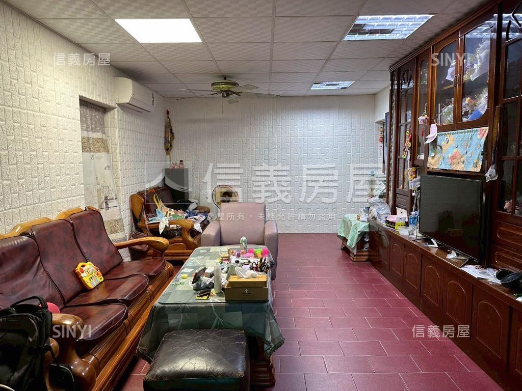 大灣獨棟超大地坪透天房屋室內格局與周邊環境