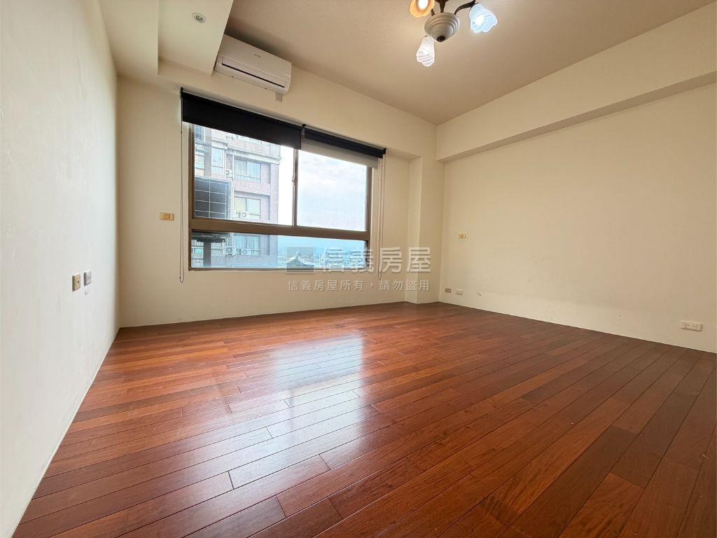 太子哈佛高樓層三房平車房屋室內格局與周邊環境