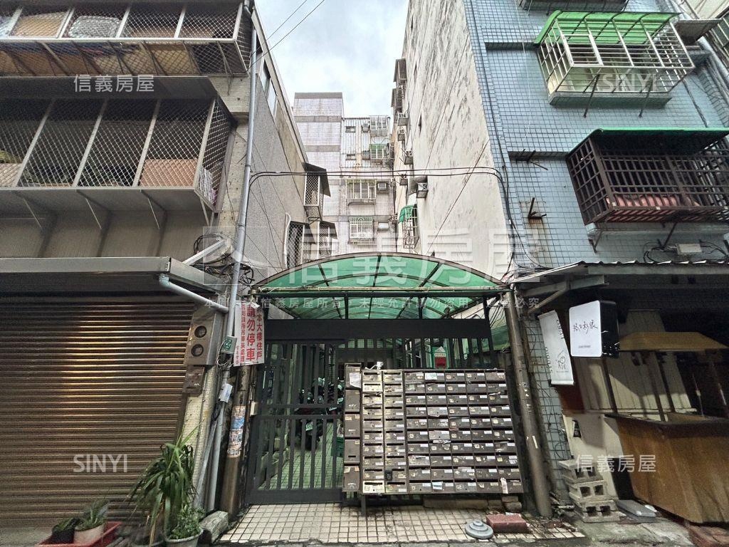 專任淡江金房東房屋室內格局與周邊環境