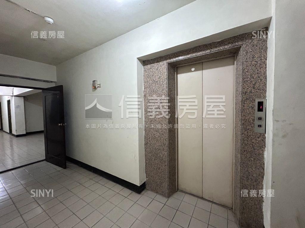 專任淡江金房東房屋室內格局與周邊環境