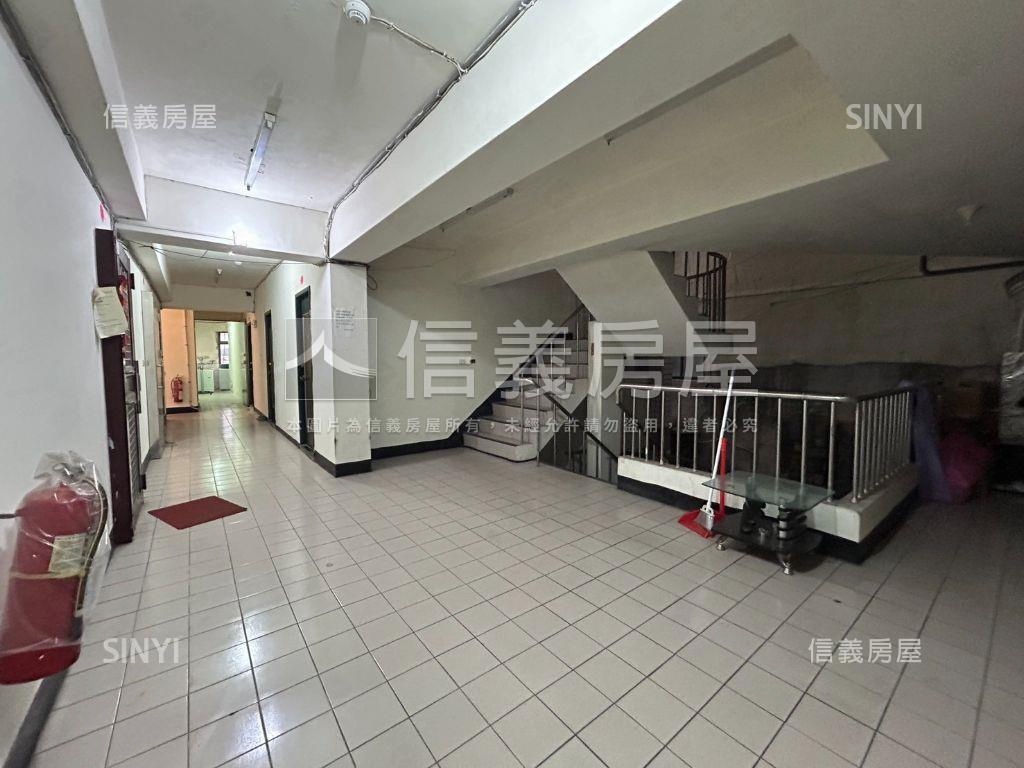 專任淡江金房東房屋室內格局與周邊環境
