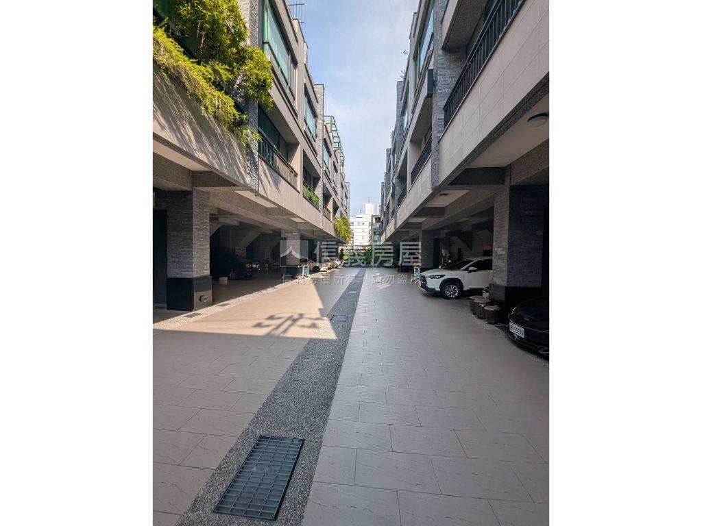 近中興商圈市場美透天房屋室內格局與周邊環境