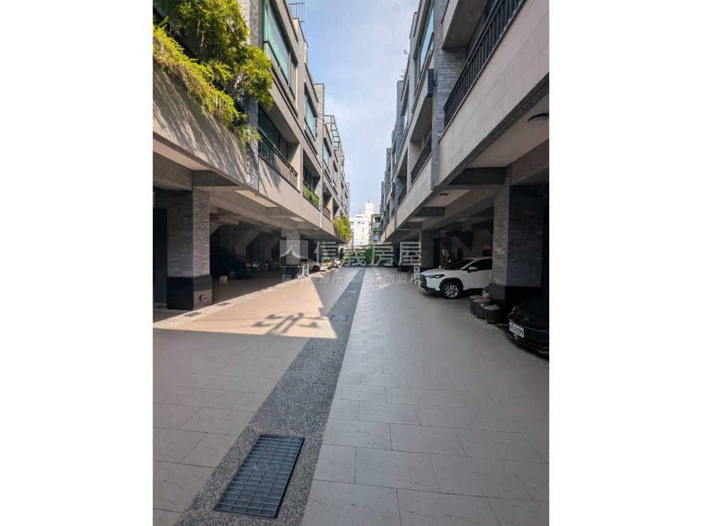 近中興商圈市場美透天房屋室內格局與周邊環境