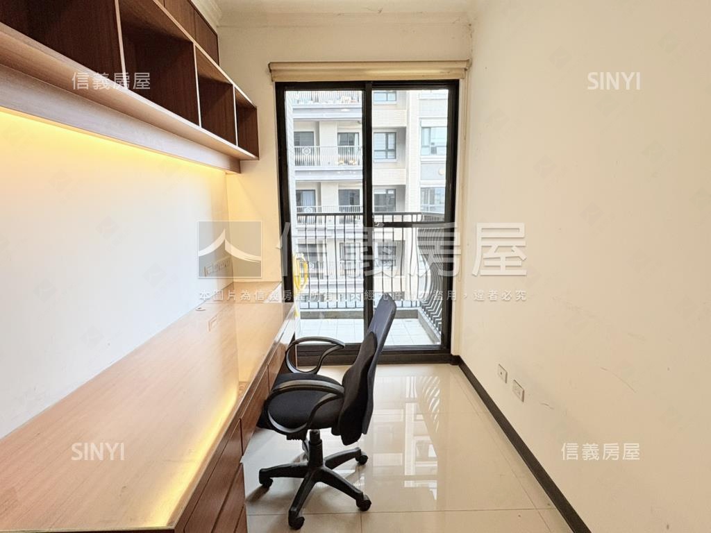 翡冷翠美妝中庭景四房房屋室內格局與周邊環境
