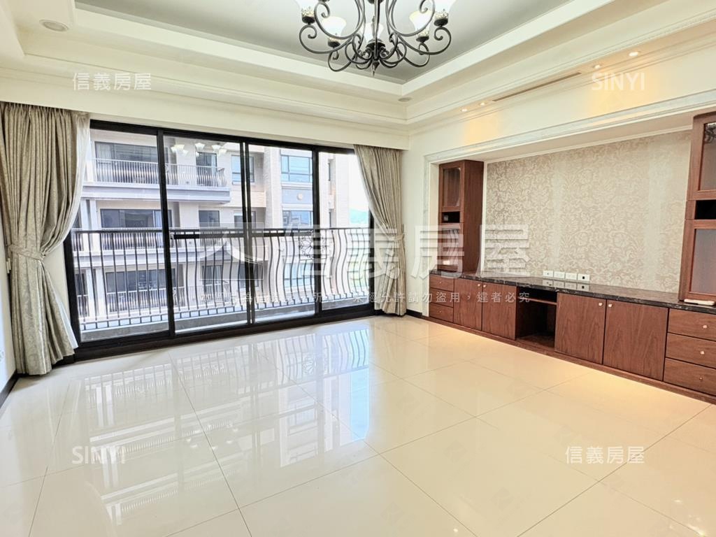 翡冷翠美妝中庭景四房房屋室內格局與周邊環境
