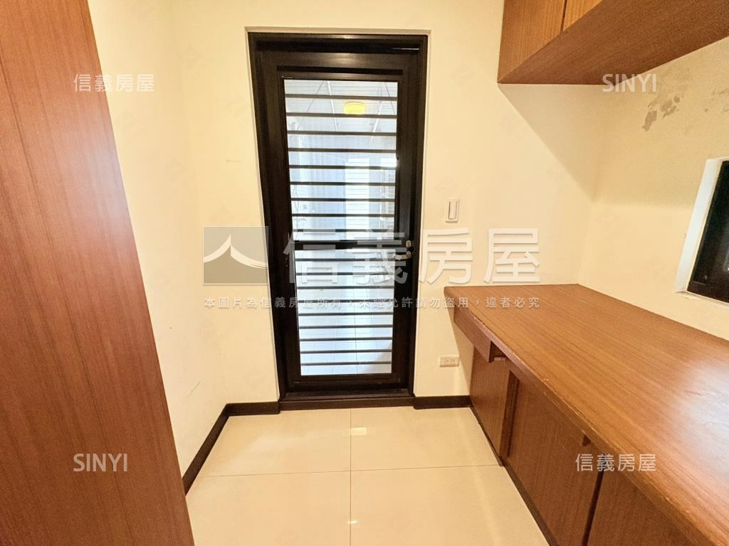 翡冷翠美妝中庭景四房房屋室內格局與周邊環境