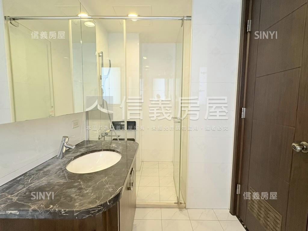 翡冷翠美妝中庭景四房房屋室內格局與周邊環境