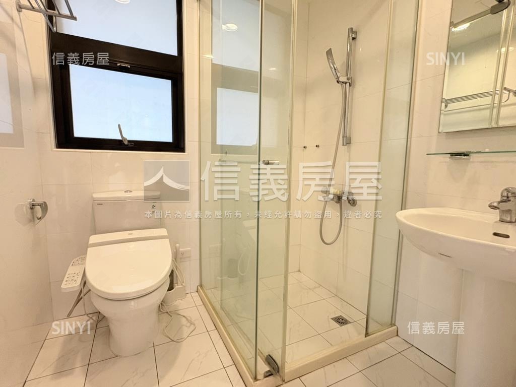 翡冷翠美妝中庭景四房房屋室內格局與周邊環境
