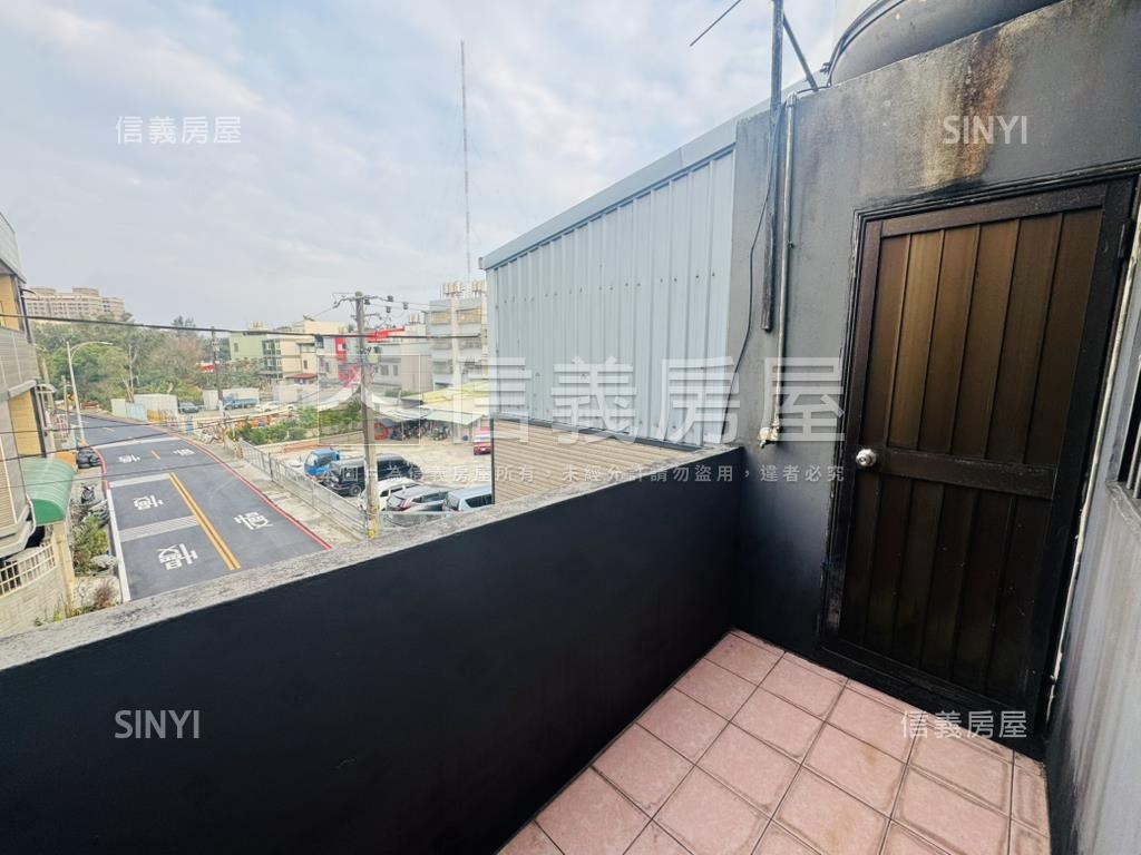 龍泉街前院透天Ｂ房屋室內格局與周邊環境