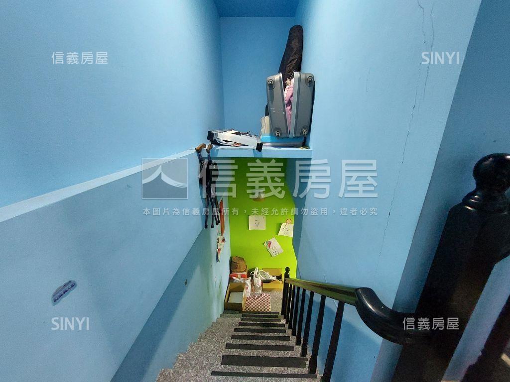 烏日學區旁樓店雙平面車位房屋室內格局與周邊環境